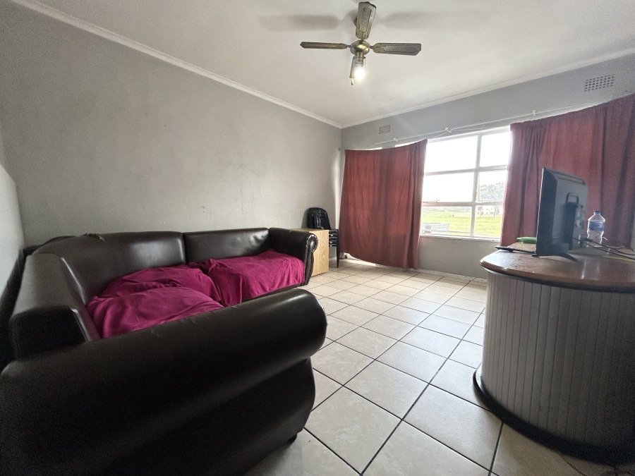 2 Bedroom Property for Sale in Oakdene Western Cape